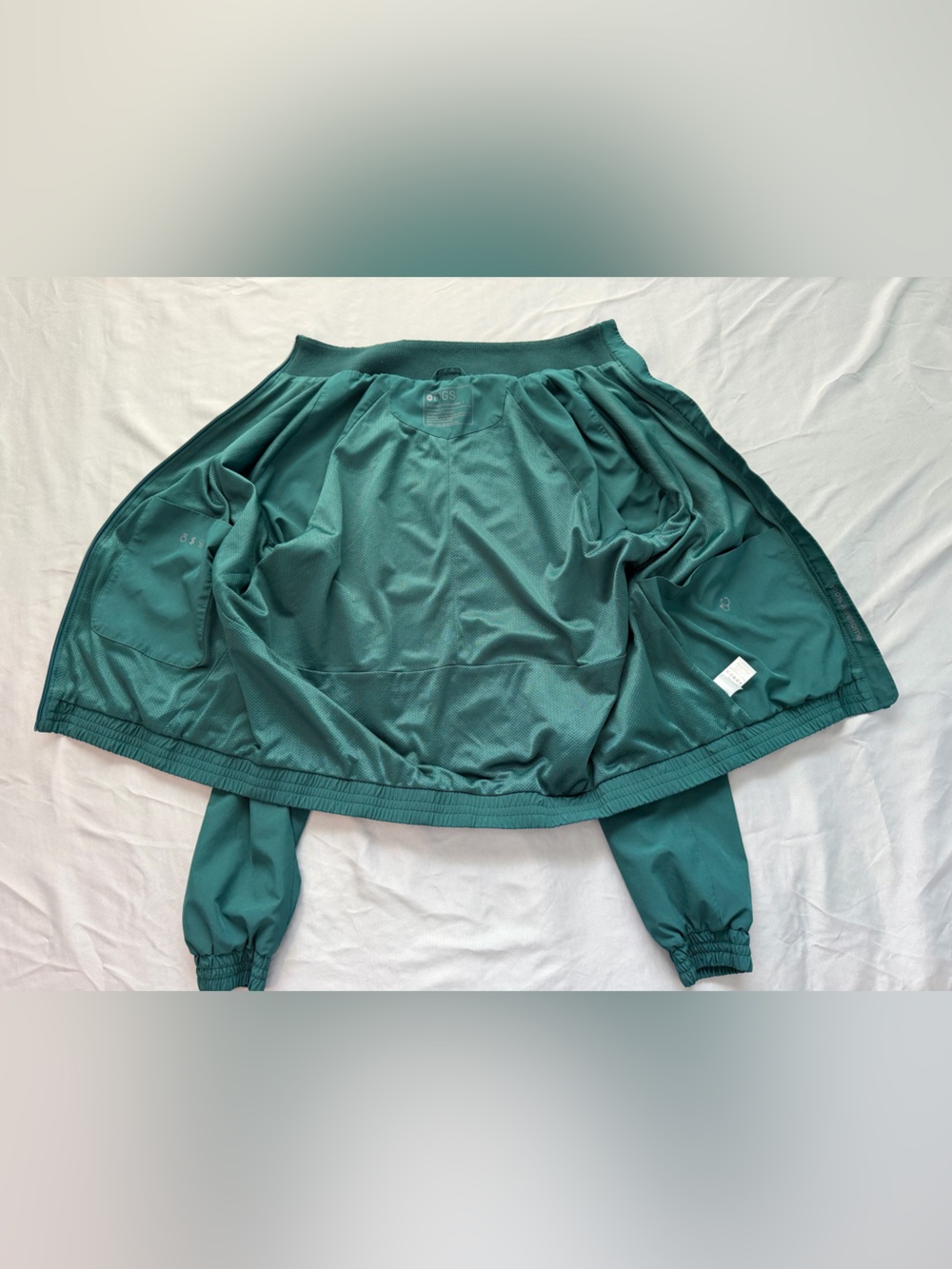 Figs Women's Amazon Green Sydney Full-Zip Bomber Scrub Jacket - Picture 3 of 9